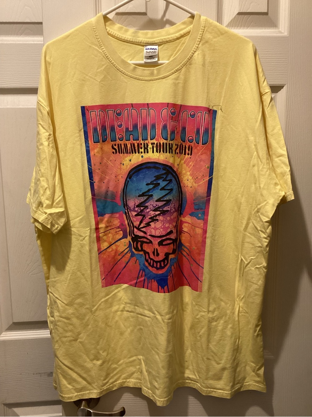 Gildan Yellow Grateful Dead Skull Graphic Tee